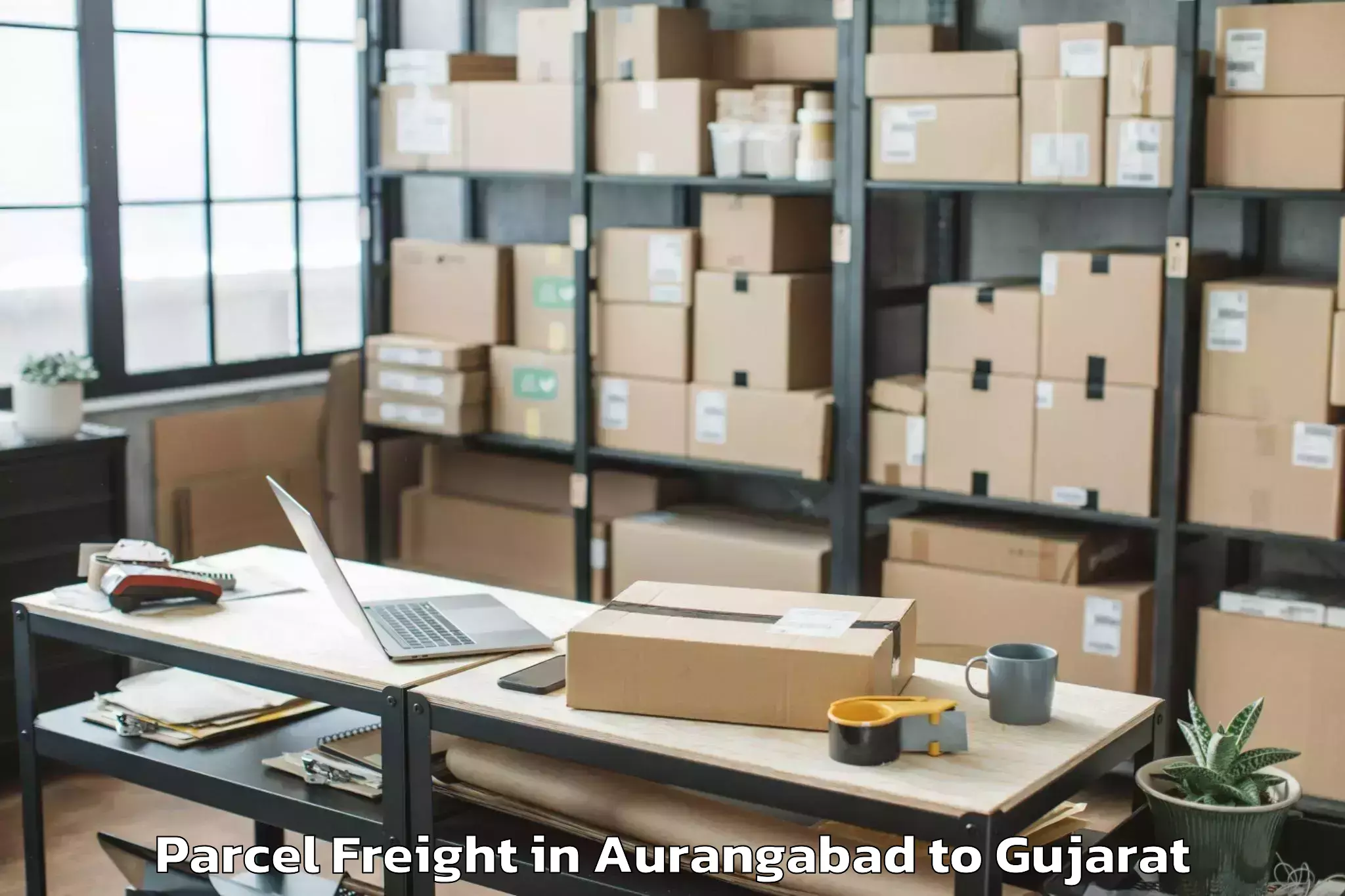 Reliable Aurangabad to Navsari Agricultural Universit Parcel Freight